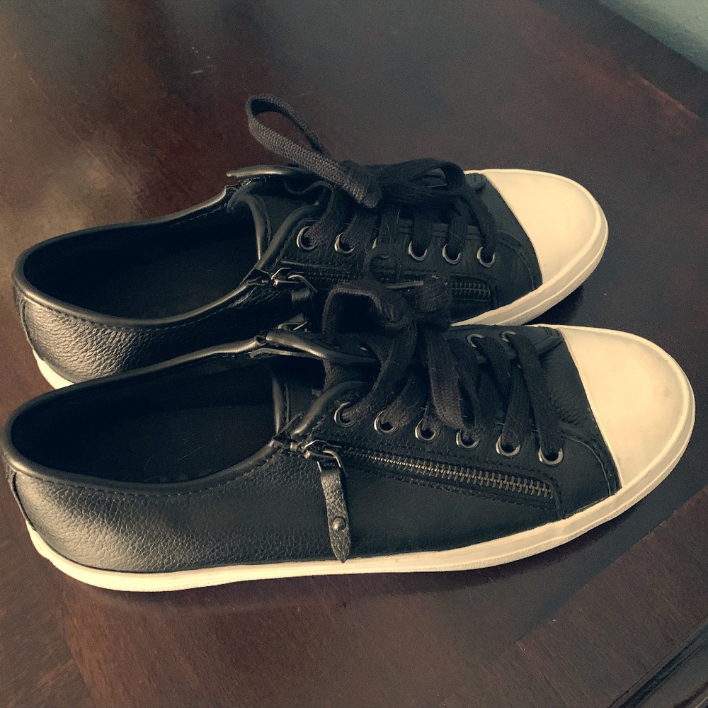 COACH Low Top Leather Sneaker Tennis Shoe